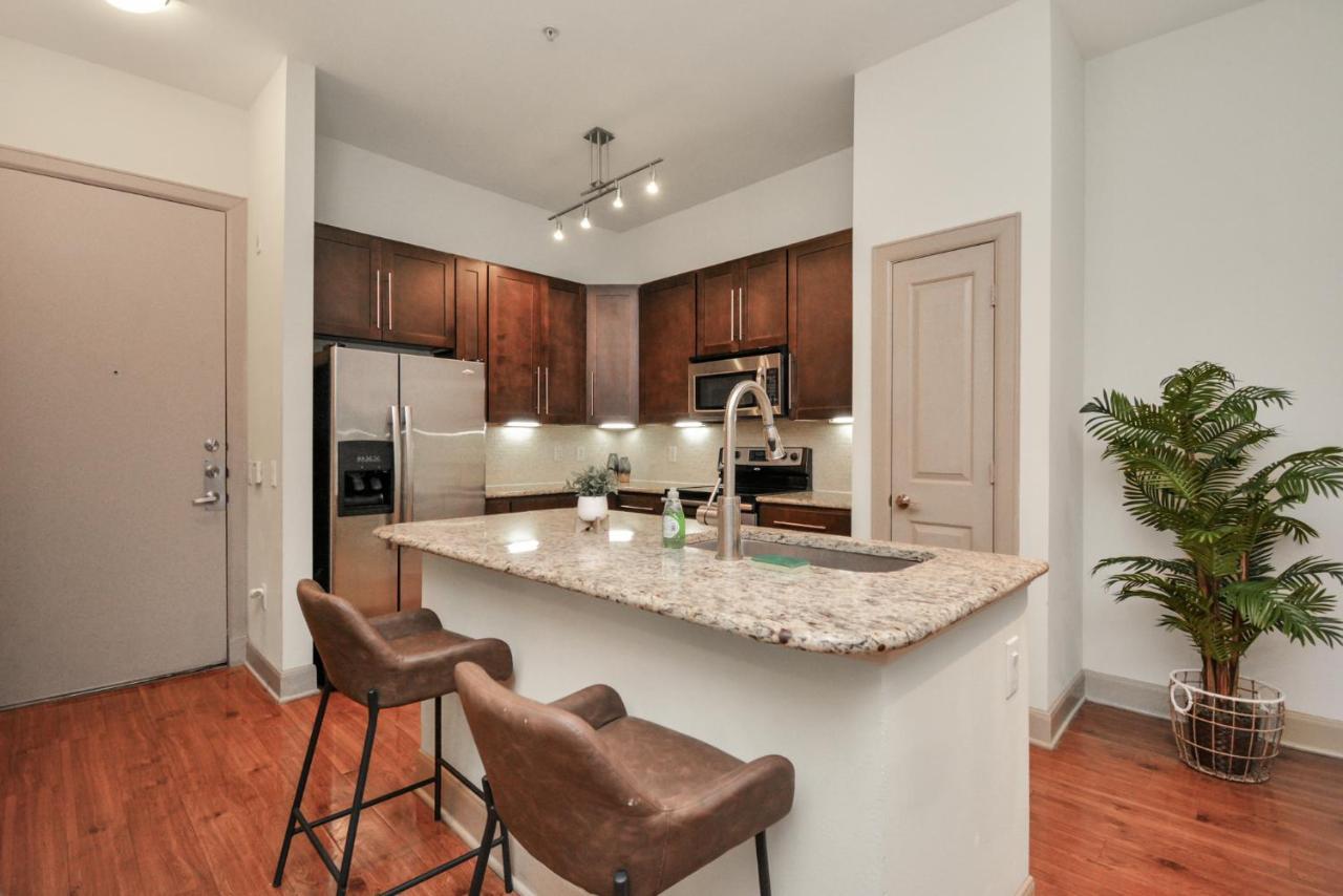 Beautiful Unit Near Med Center W/ Shopping Center Houston Exterior photo